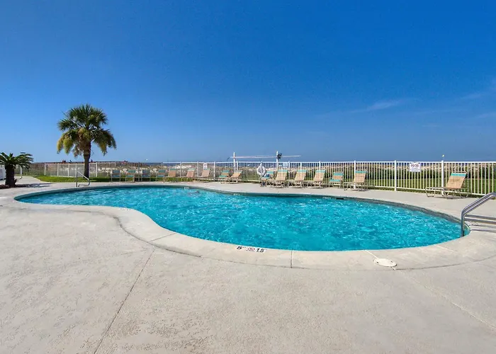 Snowbird-friendly With Wifi On-site Pools Hot Tub Golf & Tennis *