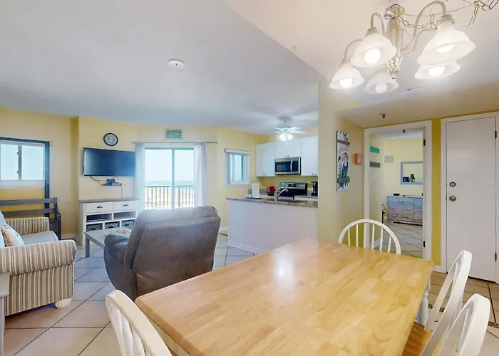 Snowbird-friendly With Wifi On-site Pools Hot Tub Golf & Tennis *