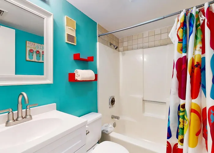 Snowbird-friendly With Wifi On-site Pools Hot Tub Golf & Tennis Holiday home *