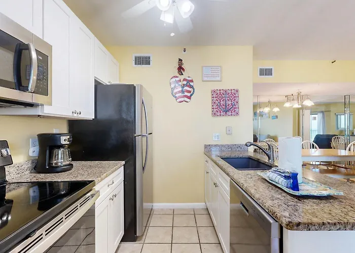 Snowbird-friendly With Wifi On-site Pools Hot Tub Golf & Tennis *