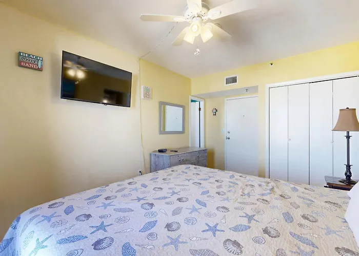 Snowbird-friendly With Wifi On-site Pools Hot Tub Golf & Tennis