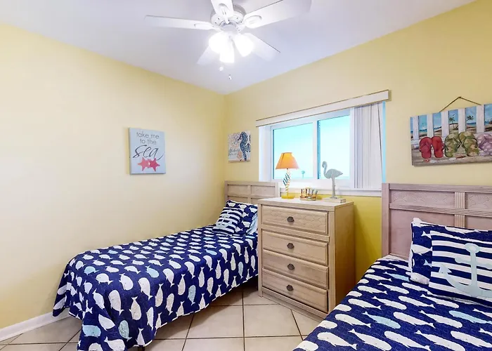 Snowbird-friendly With Wifi On-site Pools Hot Tub Golf & Tennis *