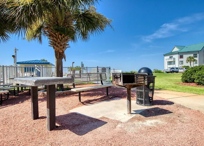 Holiday home Snowbird-friendly With Wifi On-site Pools Hot Tub Golf & Tennis