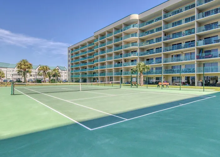 Snowbird-friendly With Wifi On-site Pools Hot Tub Golf & Tennis